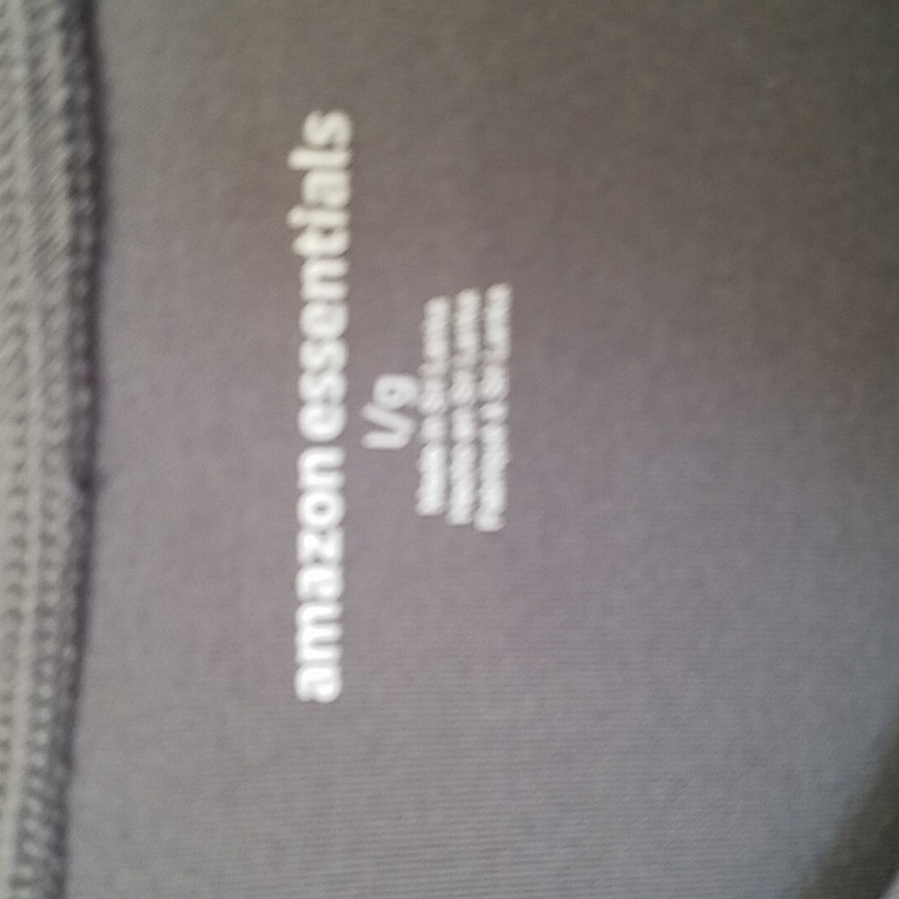 Amazon Essentials Large Cool Tee - M - Picture 2 of 7